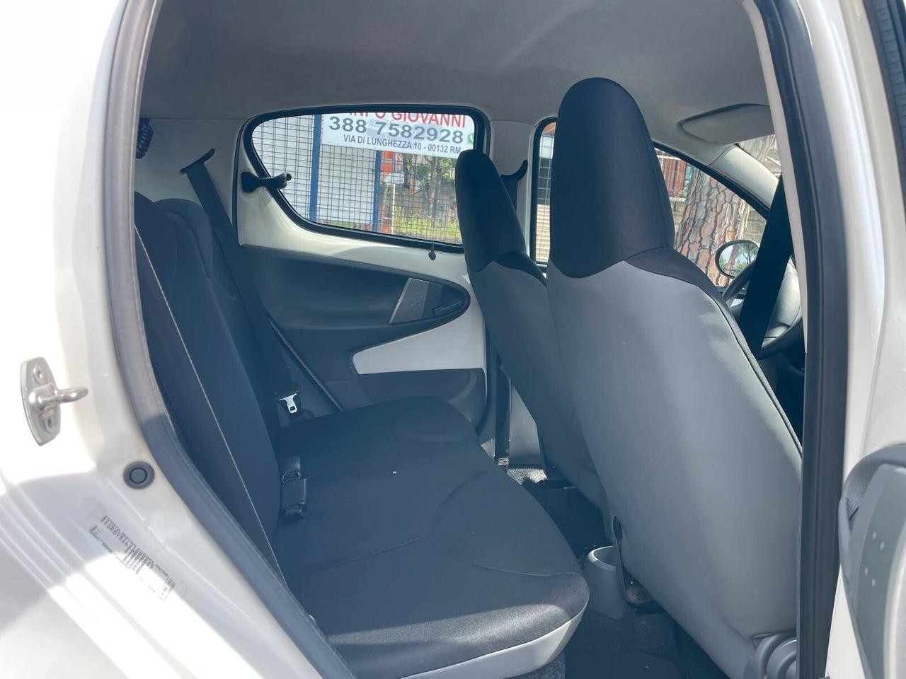 Toyota Aygo 1.0 12V VVT-i 5 porte Now Connect