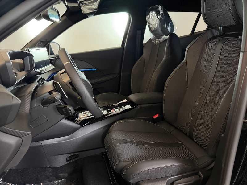 PEUGEOT 2008 GT Hybrid 136 e-DCS6