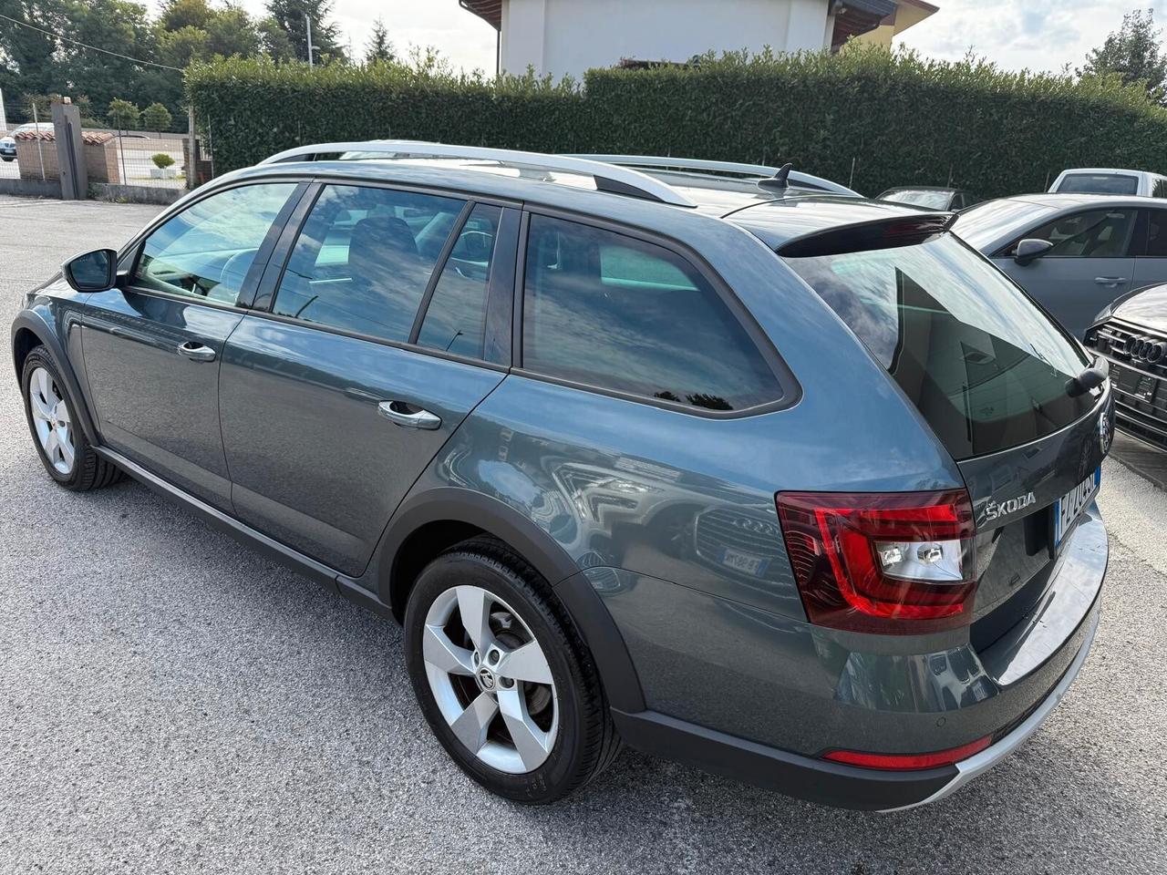 Skoda Octavia 2.0 TDI SCR 184 CV DSG Wagon 4x4 Scout