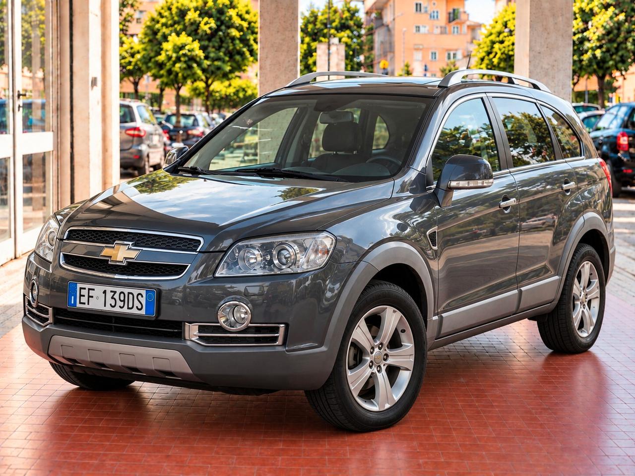 CHEVROLET CAPTIVA AUTOMATICA 7 POSTIPELLE • NAVIGATORE • RETROCAMERA • GARANZIA 12 MESI