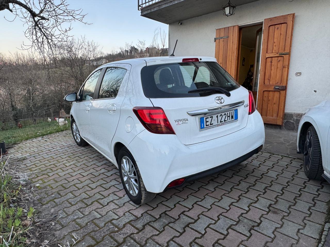 Toyota Yaris 1.4 D-4D 5 porte Lounge 05/2015
