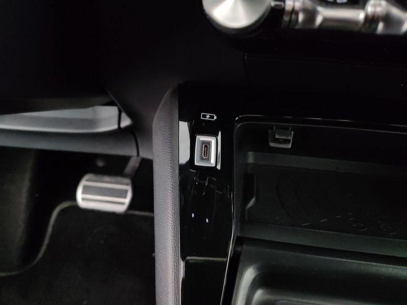 Peugeot 2008 2008 BlueHDi 130 S&S EAT8 GT Pack