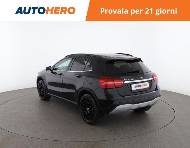MERCEDES-BENZ GLA 180 Business