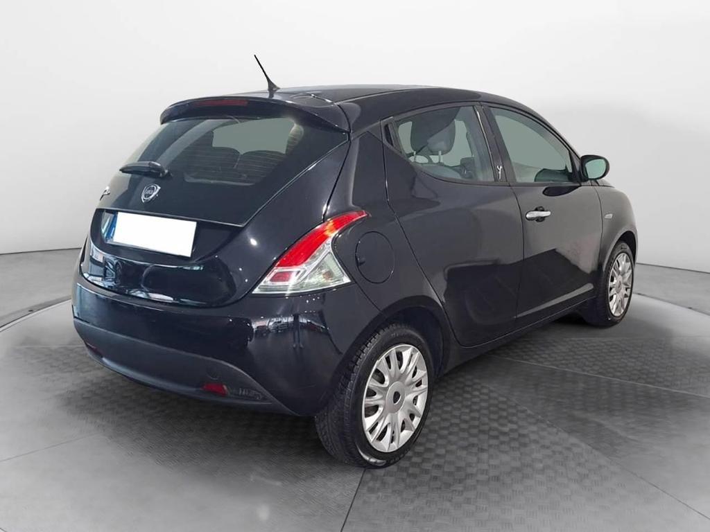 Lancia Ypsilon 5 Porte 1.2 Silver