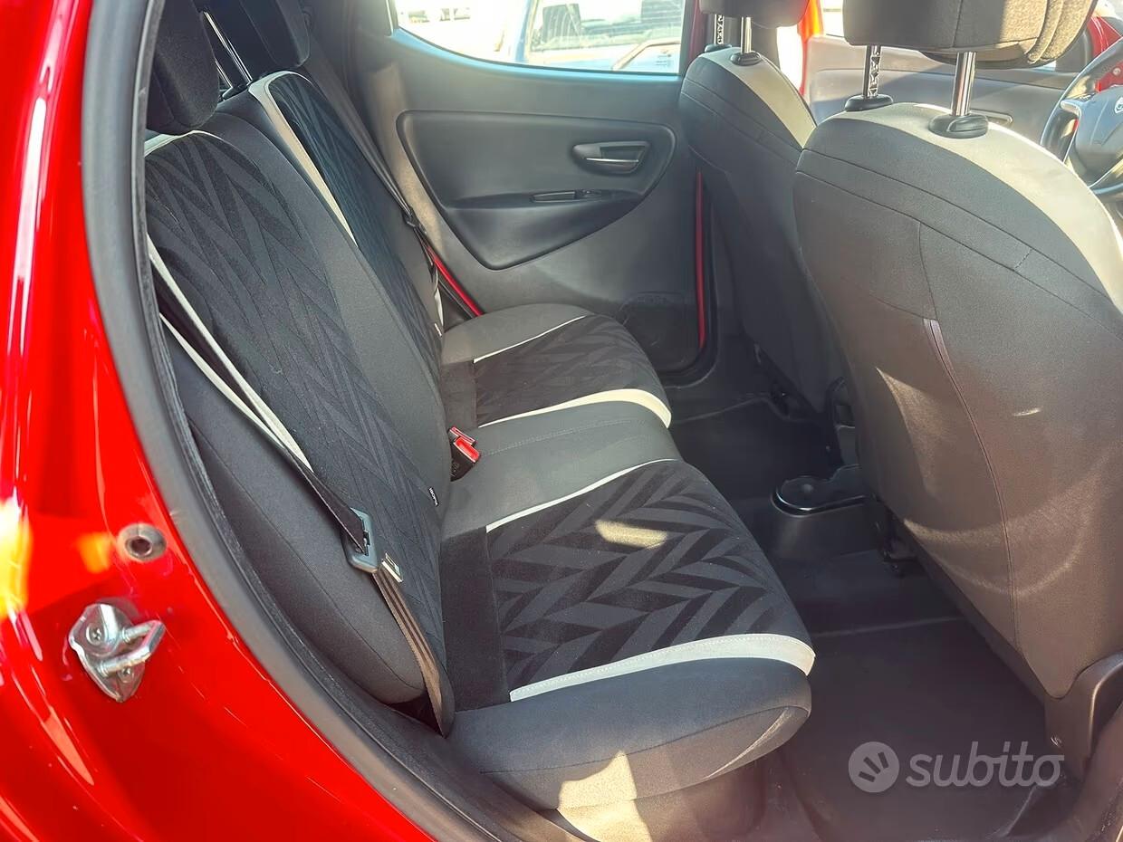 Lancia Ypsilon 1.2 69 CV 5 porte Platinum