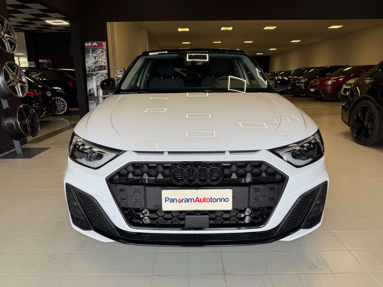 Audi A1 A1 SPB 30 1.0 tfsi Identity Black 116cv s-tronic