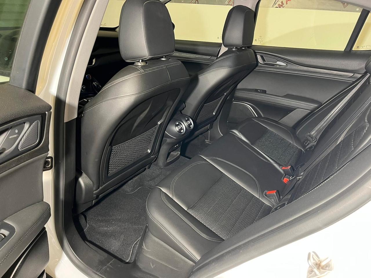 Alfa Romeo Stelvio 2.2 Turbodiesel 180 CV AT8 Q4 Executive