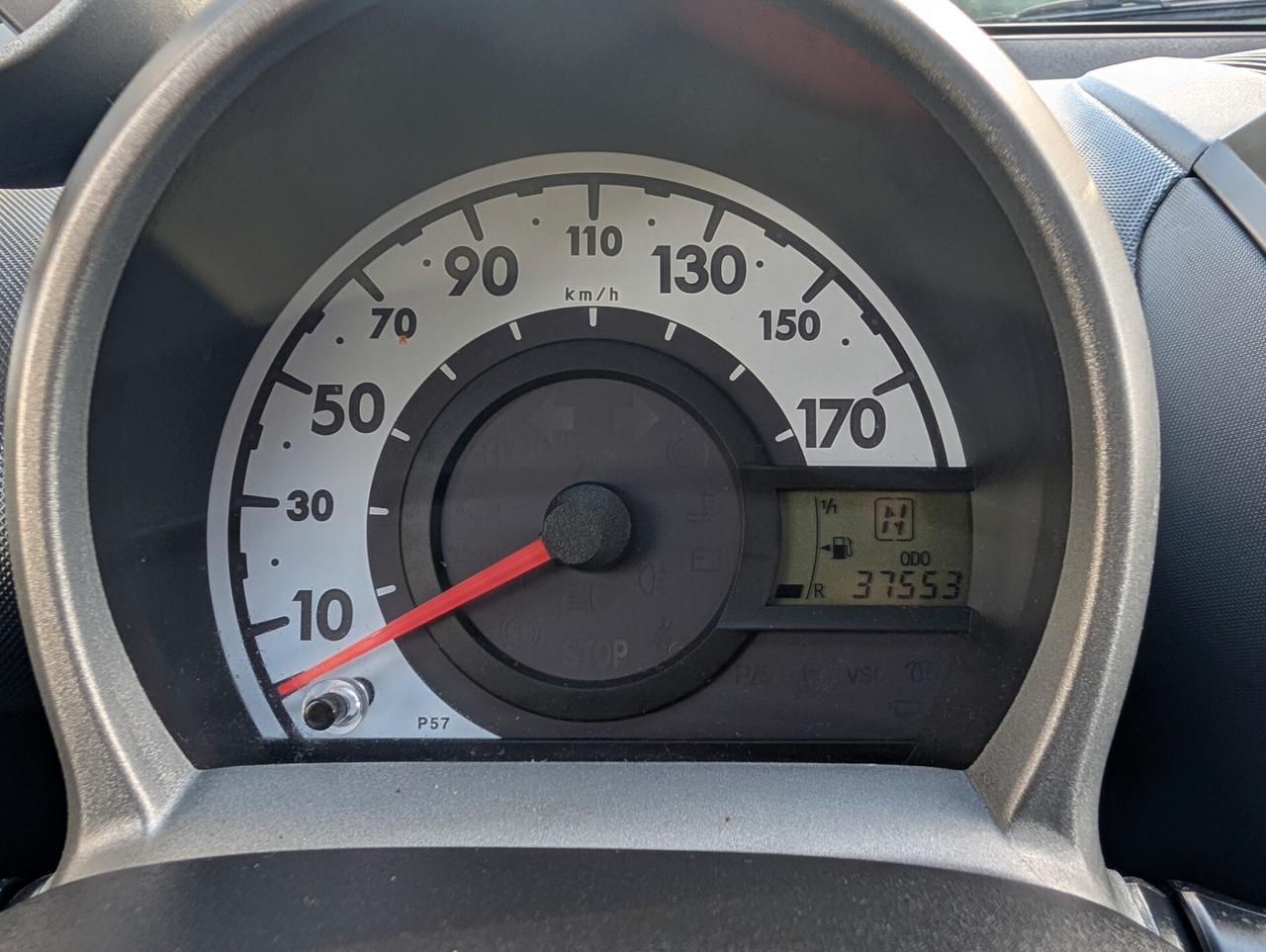 Peugeot 107 1.0 68CV 5p. Sweet Years 2Tronic