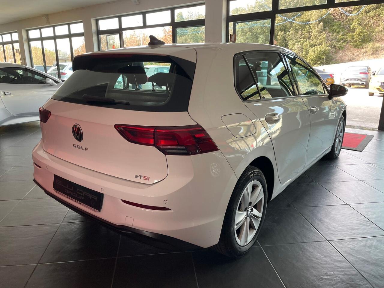 VOLKSWAGEN GOLF 8 1.0 eTSI LIFE DSG 110cv