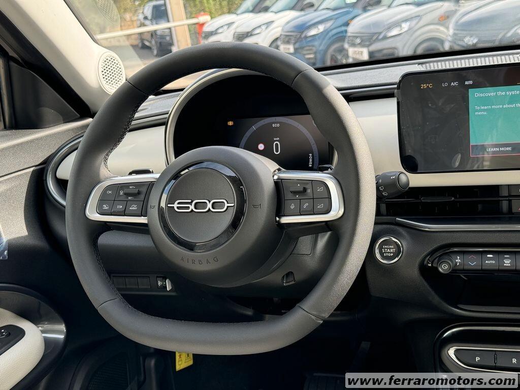 Fiat 600 Hybrid 110 CV DCT MHEV Business