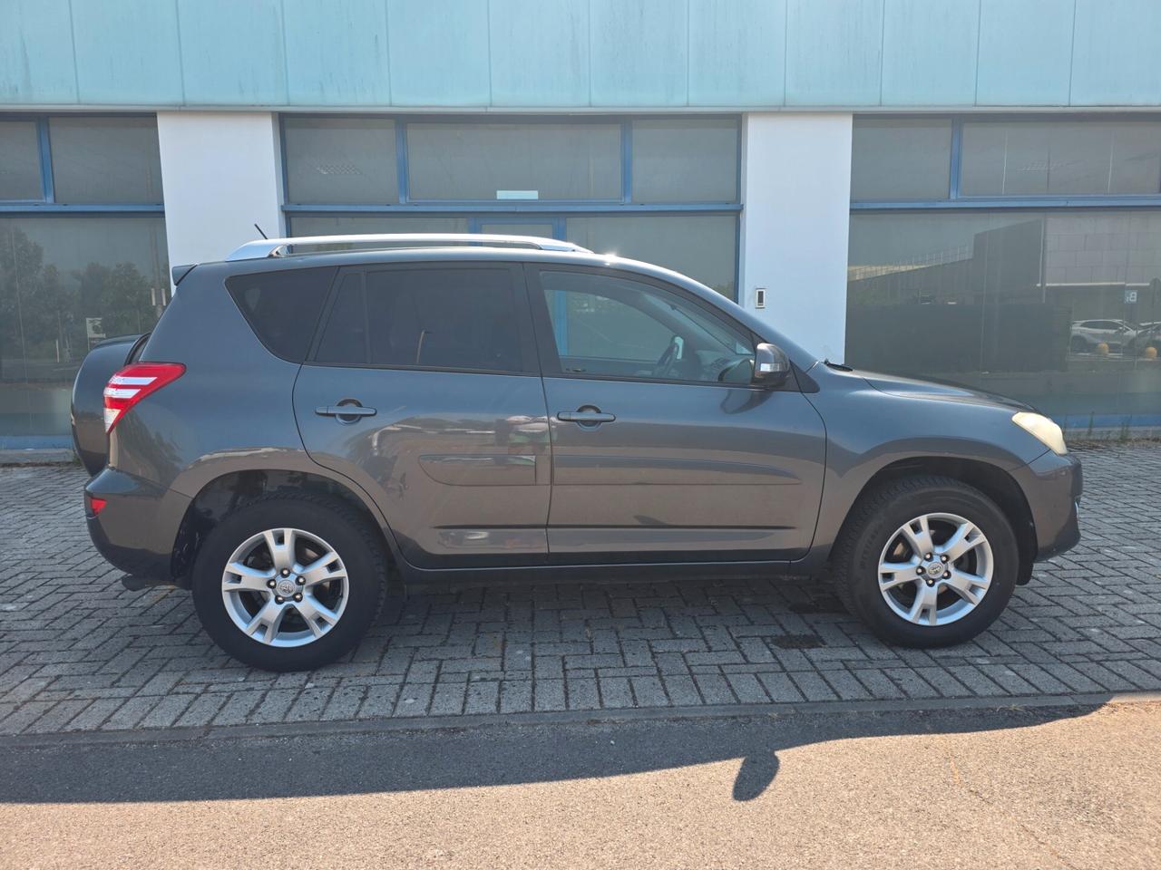 Toyota RAV 4 RAV4 2.2 D-4D 150 CV DPF Luxury