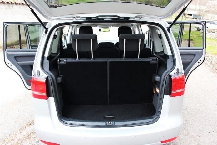 Volkswagen Touran Business 1.6 TDI Comfortline 7 POSTI 8 PNEUMATICI SU CERCHIO IN LEGA ORIGINALE