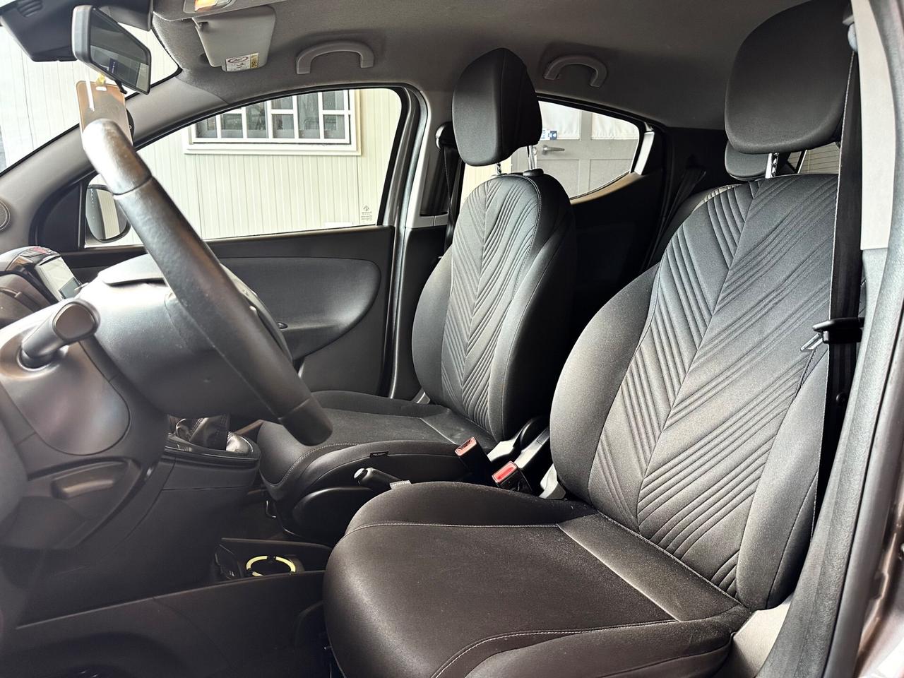 Lancia Ypsilon 1.0 FireFly 5 porte S&S Hybrid Silver