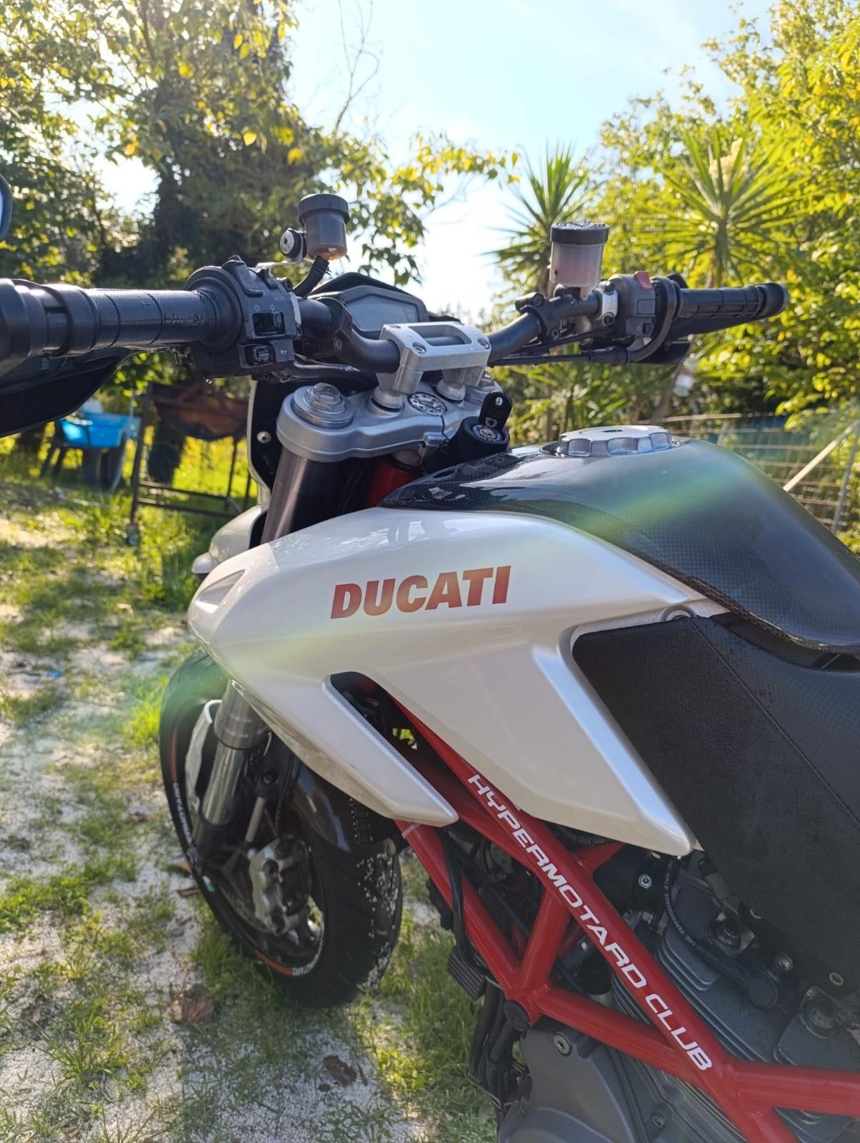 Ducati Hypermotard 1100s