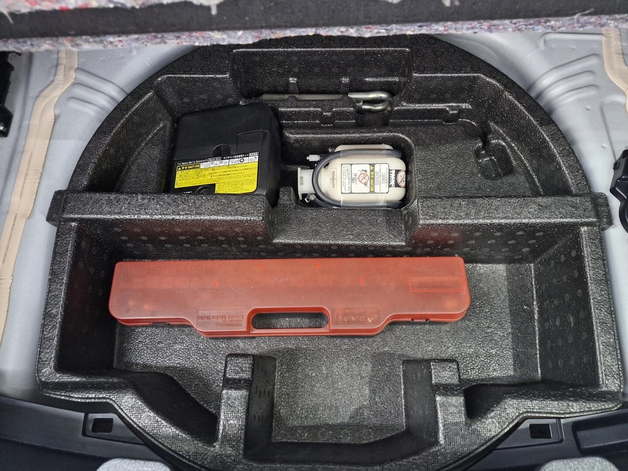 TOYOTA YARIS 1.0 BENZINA 69CV X NEOPATENTATI