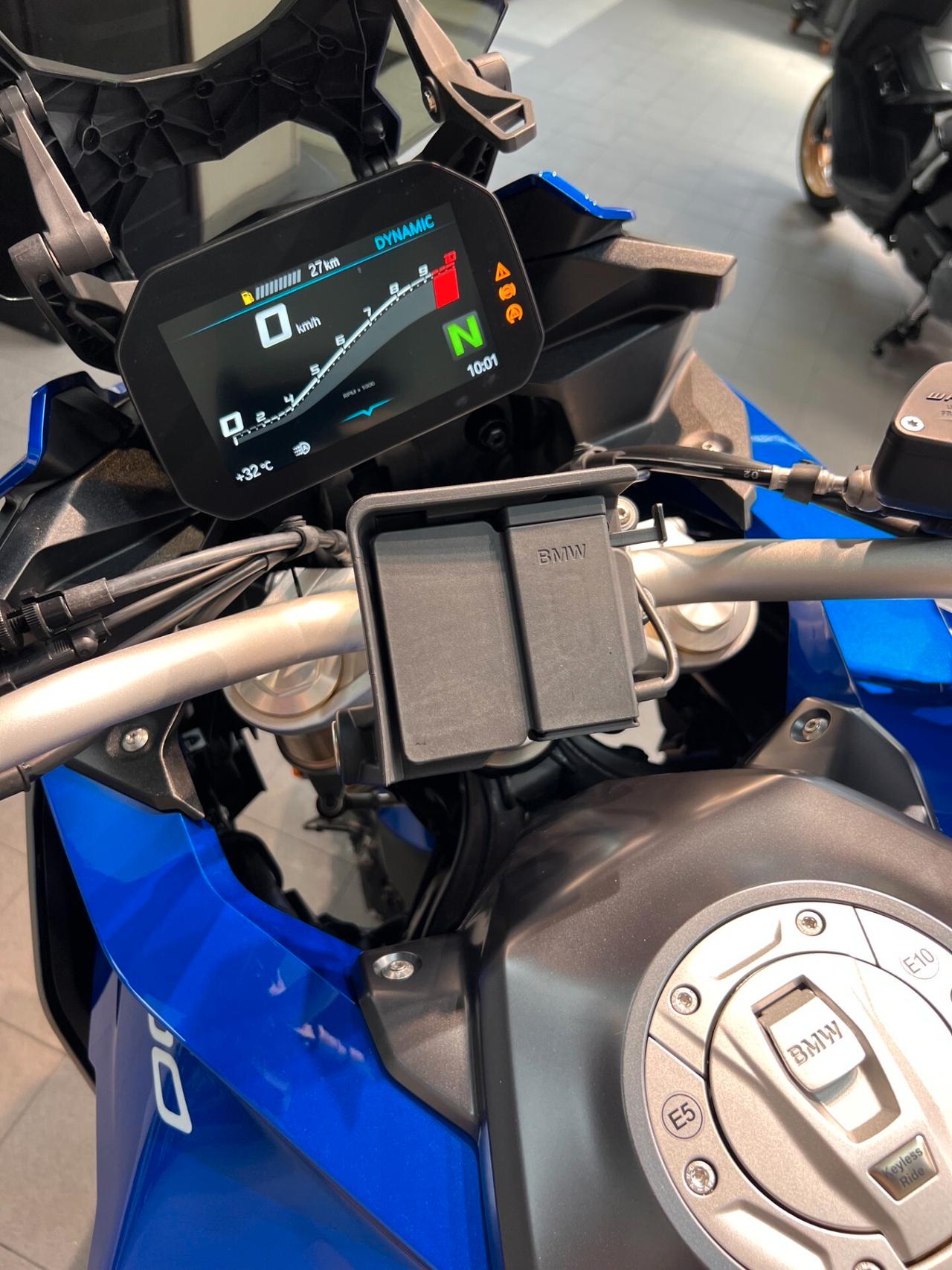 Bmw F 900 XR racing blue metallic