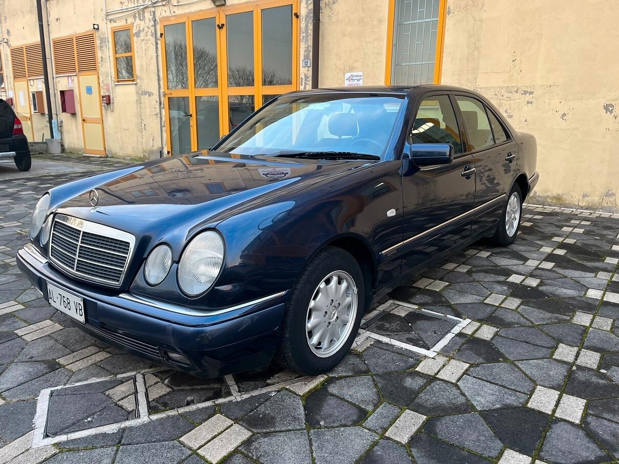 Mercedes-benz E 200 cat Elegance