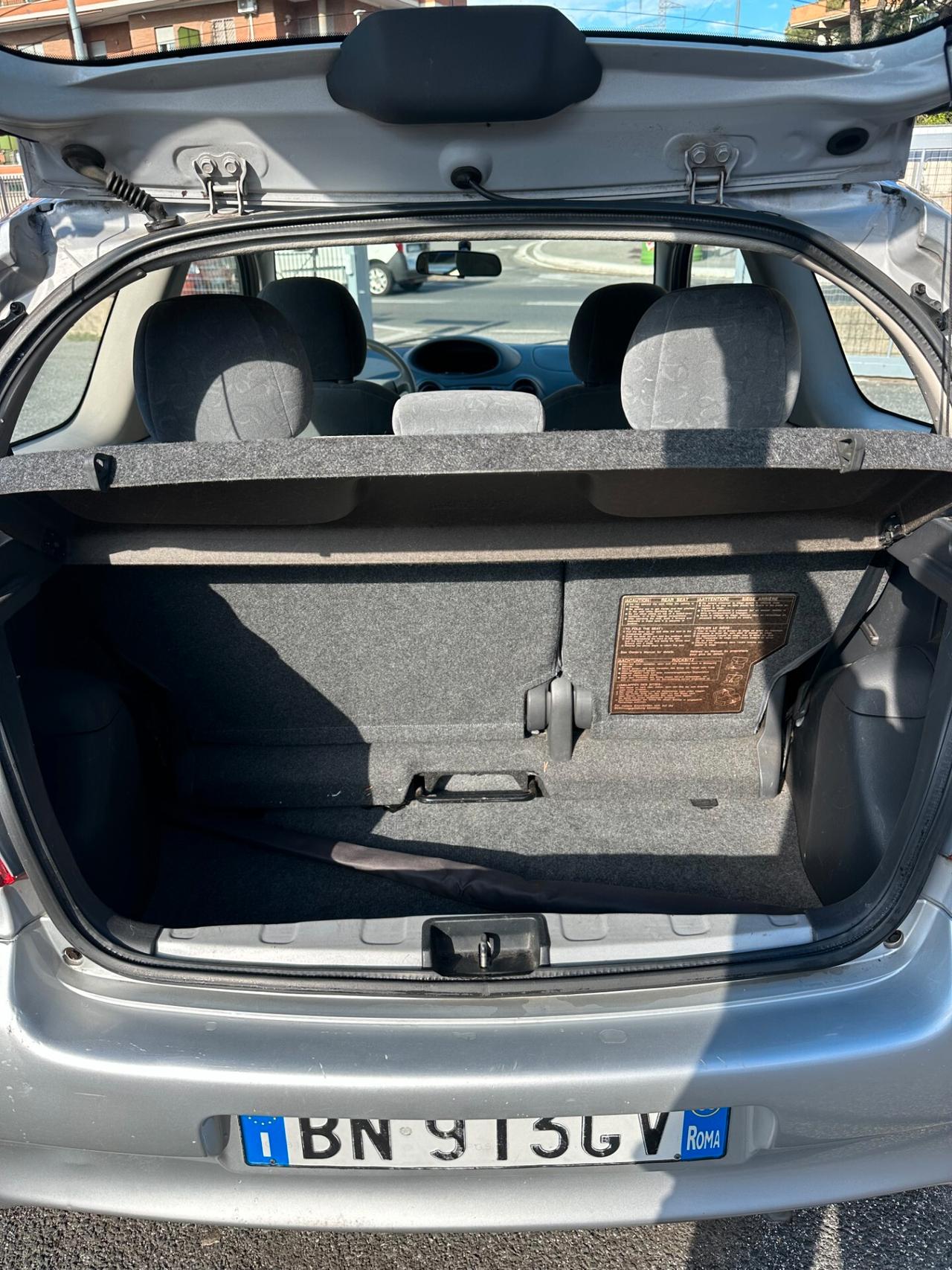 Toyota Yaris NEOPATENTATI