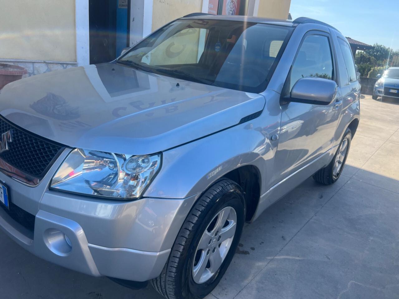 Suzuki Grand Vitara 1.6 16V 3 porte 4x4 gommato e tagliandato