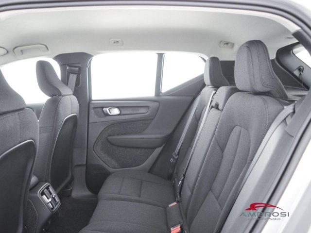VOLVO XC40 B3 Mild hybrid Benzina Essential