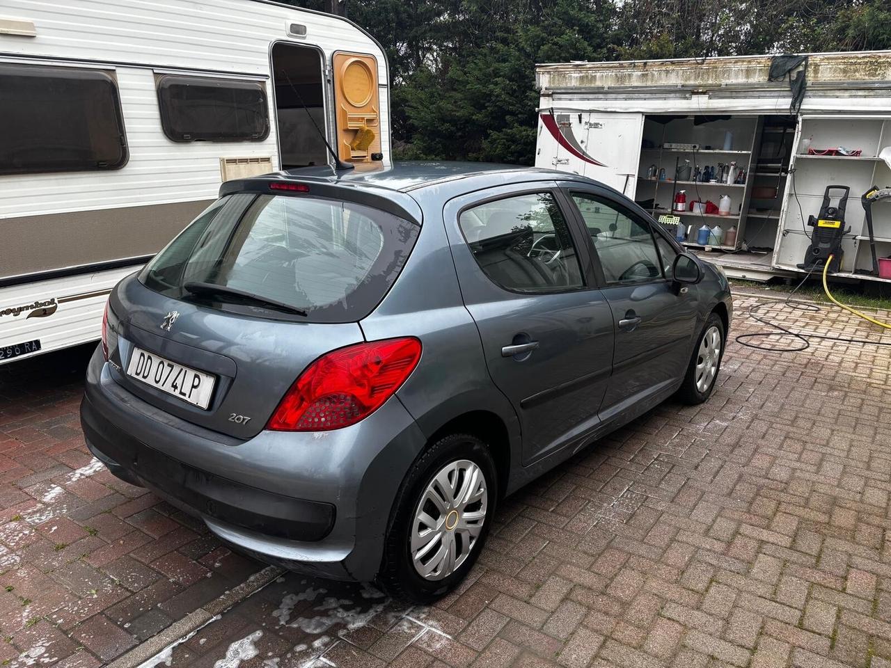 Peugeot 207 1.4 HDi 70CV 5p. ONE Line IDONEA PER NEOPATENTATI PERMUTABILE