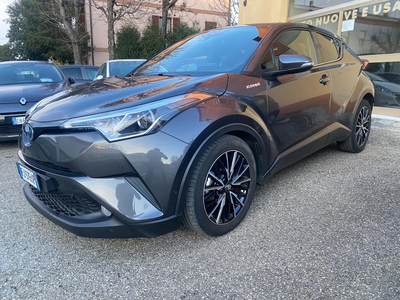 Toyota C-HR 1.8 Hybrid E-CVT Lounge 2WD NEOPATENTATI!!!