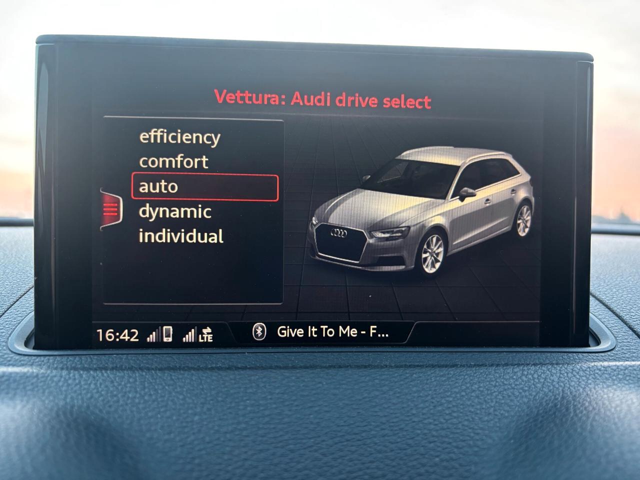 Audi A3 SPB 30 g-tron S tronic Business