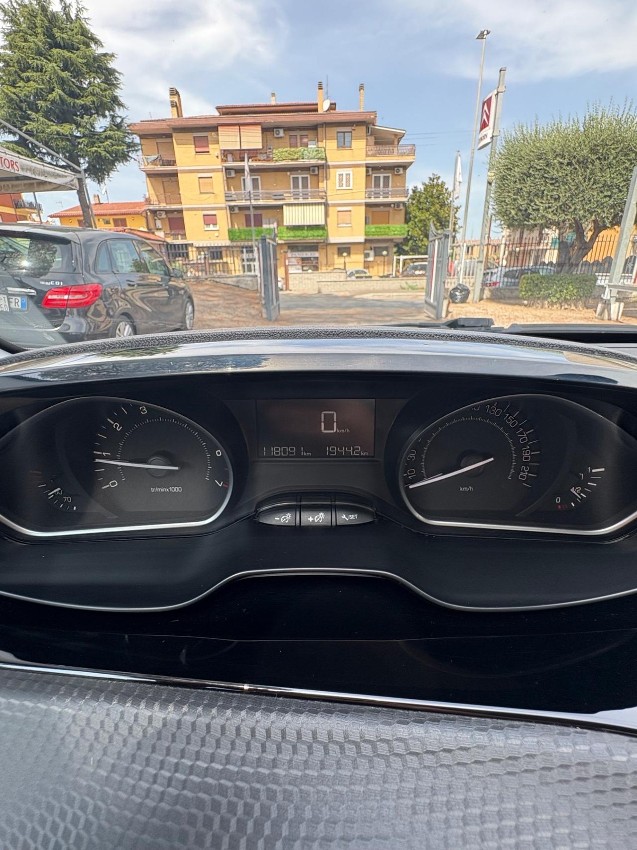 Peugeot 208 PureTech 82 5p. GPL Allure
