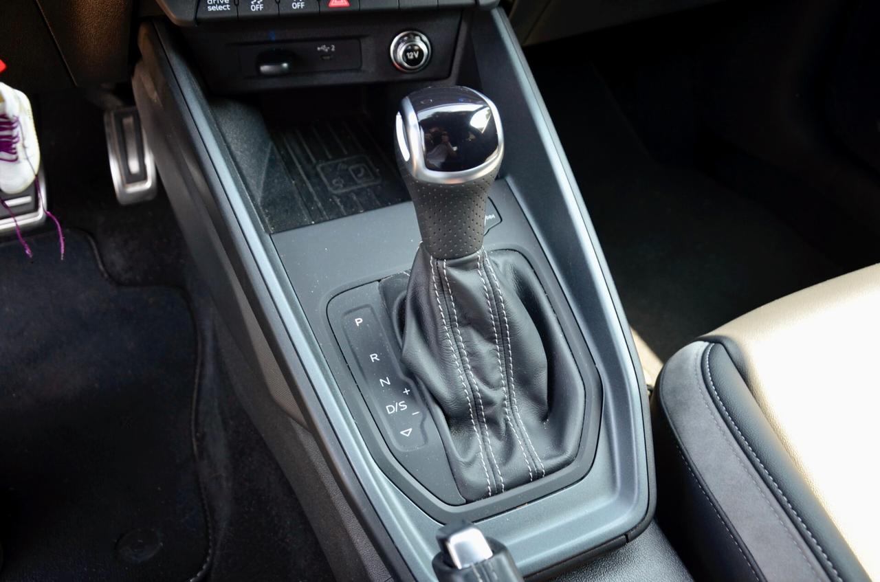 AUDI A1 SPORTBACK 1.5 TFSI 150cv S-TRONIC IDENTITY BLACK S-LINE INT-EXT, UNICOPROPRIETARIO, EURO 6D, UFF ITALIANA, SERVICE AUDI, FULL LED, RETROCAMERA, PERMUTE