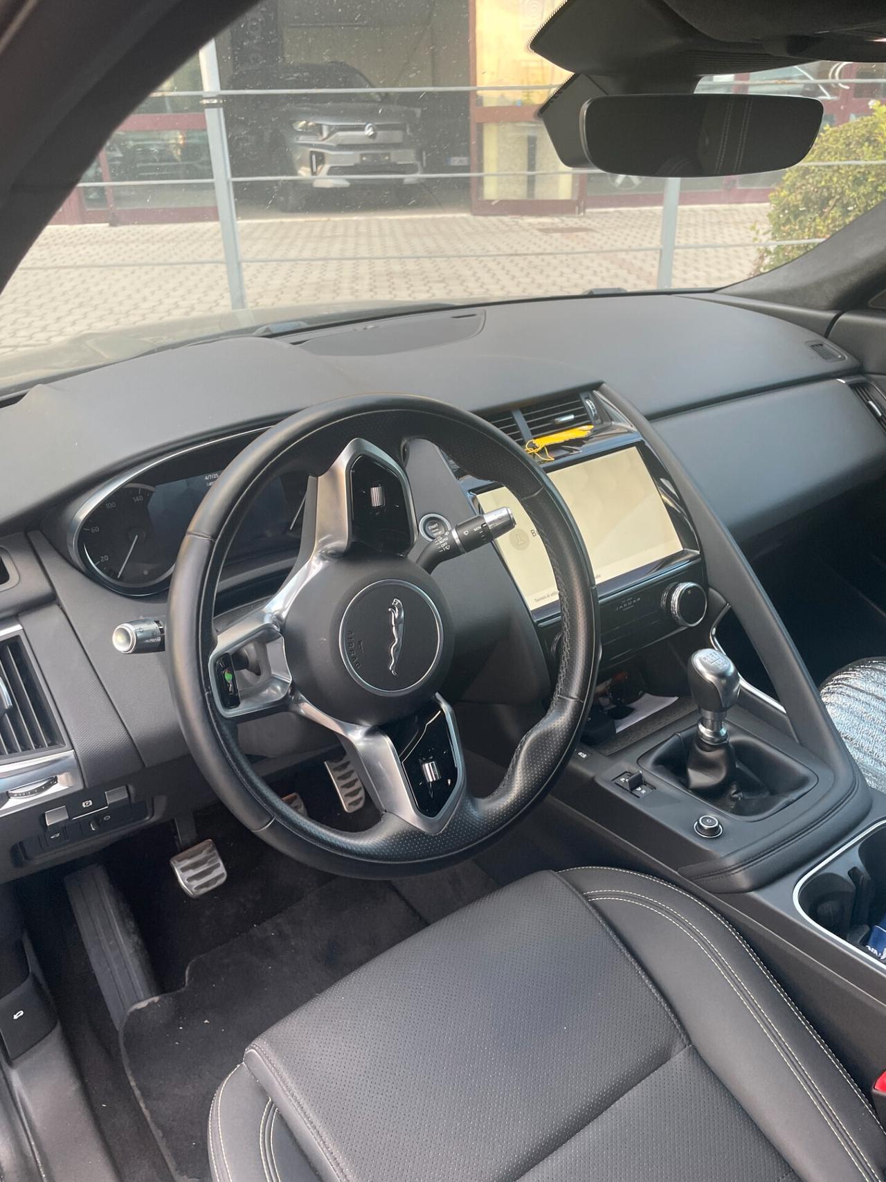 Jaguar E-Pace 2.0D I4 163 CV R-Dynamic