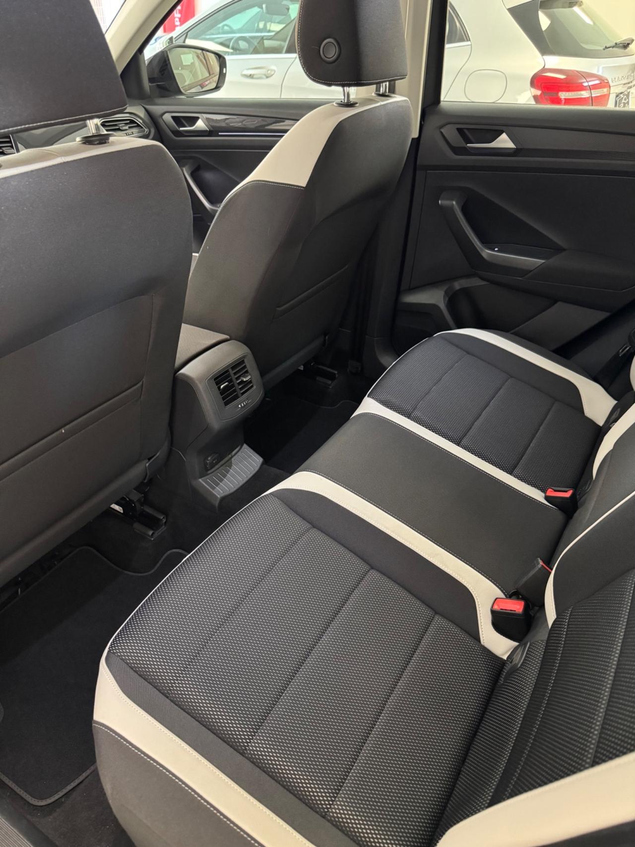 Volkswagen T-Roc 1.6 TDI SCR Advanced BlueMotion Technology