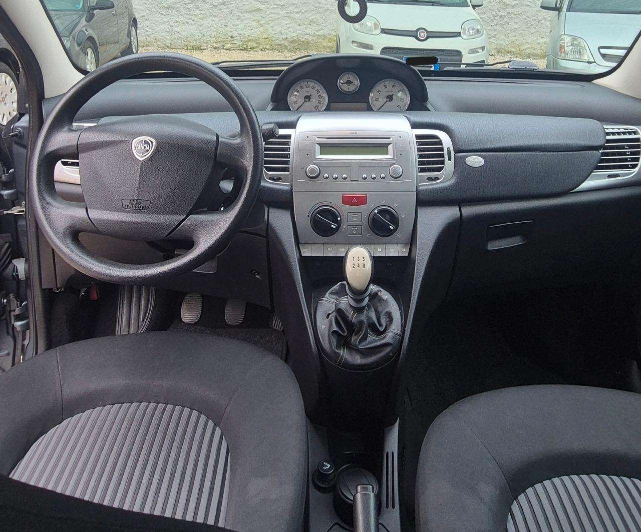 Lancia Ypsilon 1.2 versione oro