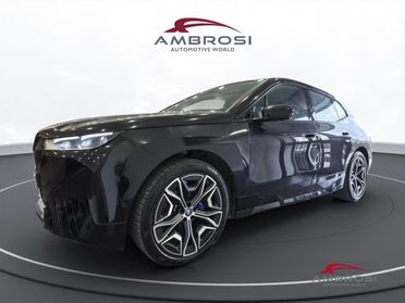 BMW iX xDrive40 Pacchetto Sportivo Edition Signature