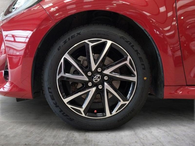 Toyota Yaris Hybrid Trend MY22