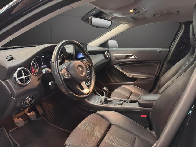 MERCEDES-BENZ GLA 180 Sport