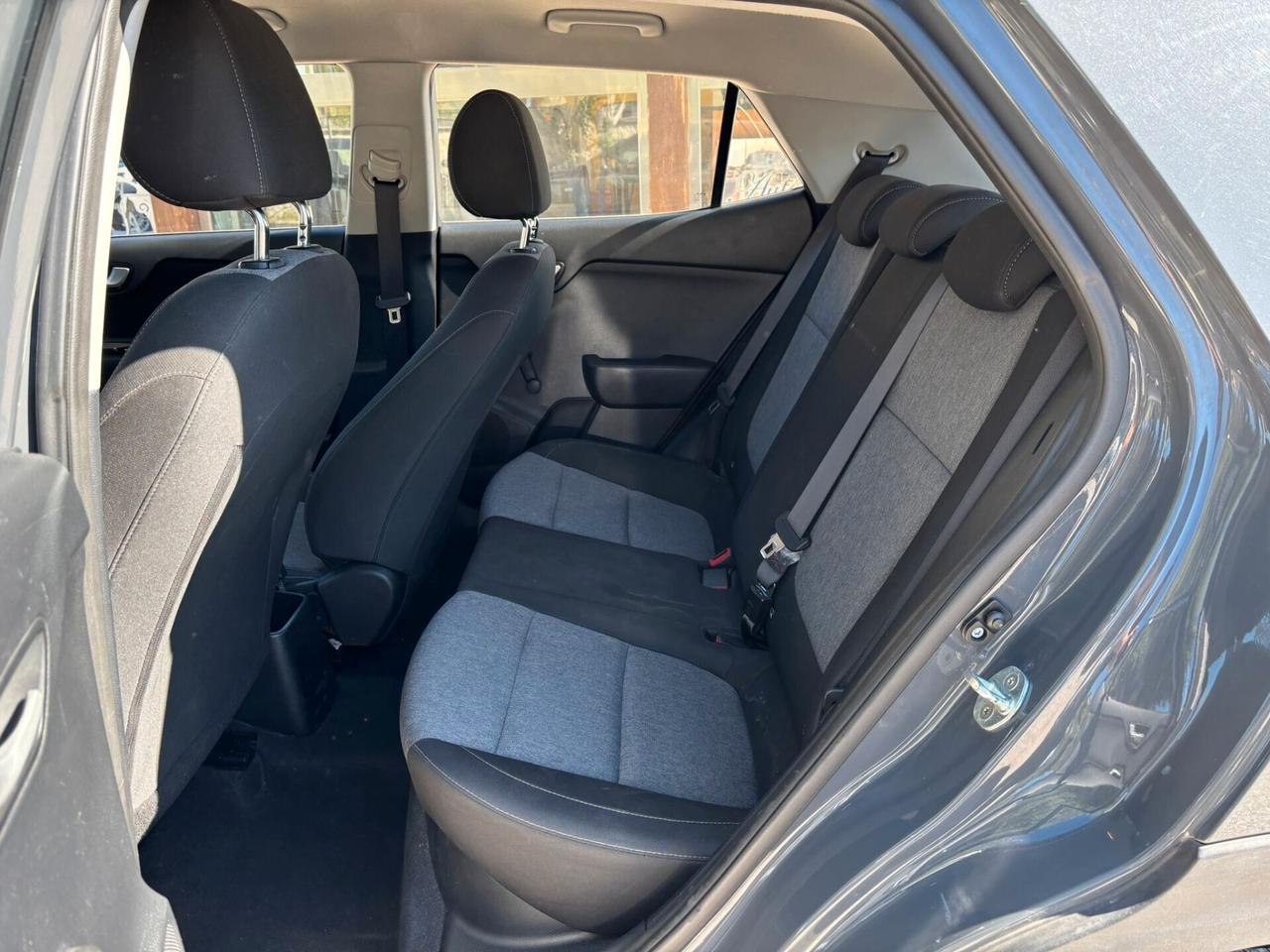KIA STONIC 1.2 DPI - 2022