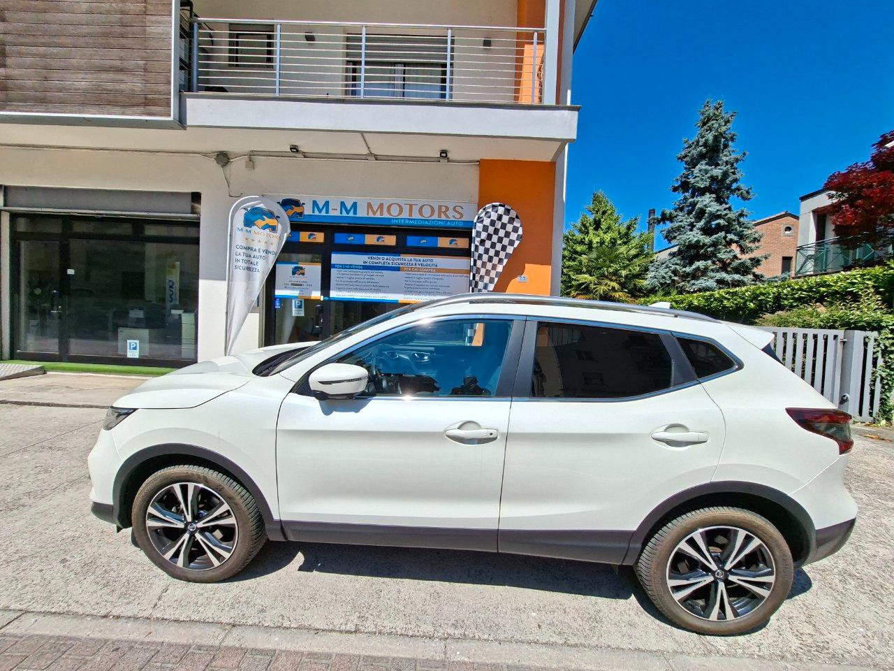 Nissan Qashqai 1.6 dci N-Connecta 2wd 130cv tetto panorama