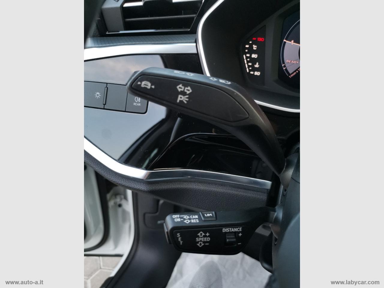 AUDI Q3 35 TDI S tronic Business Advanced