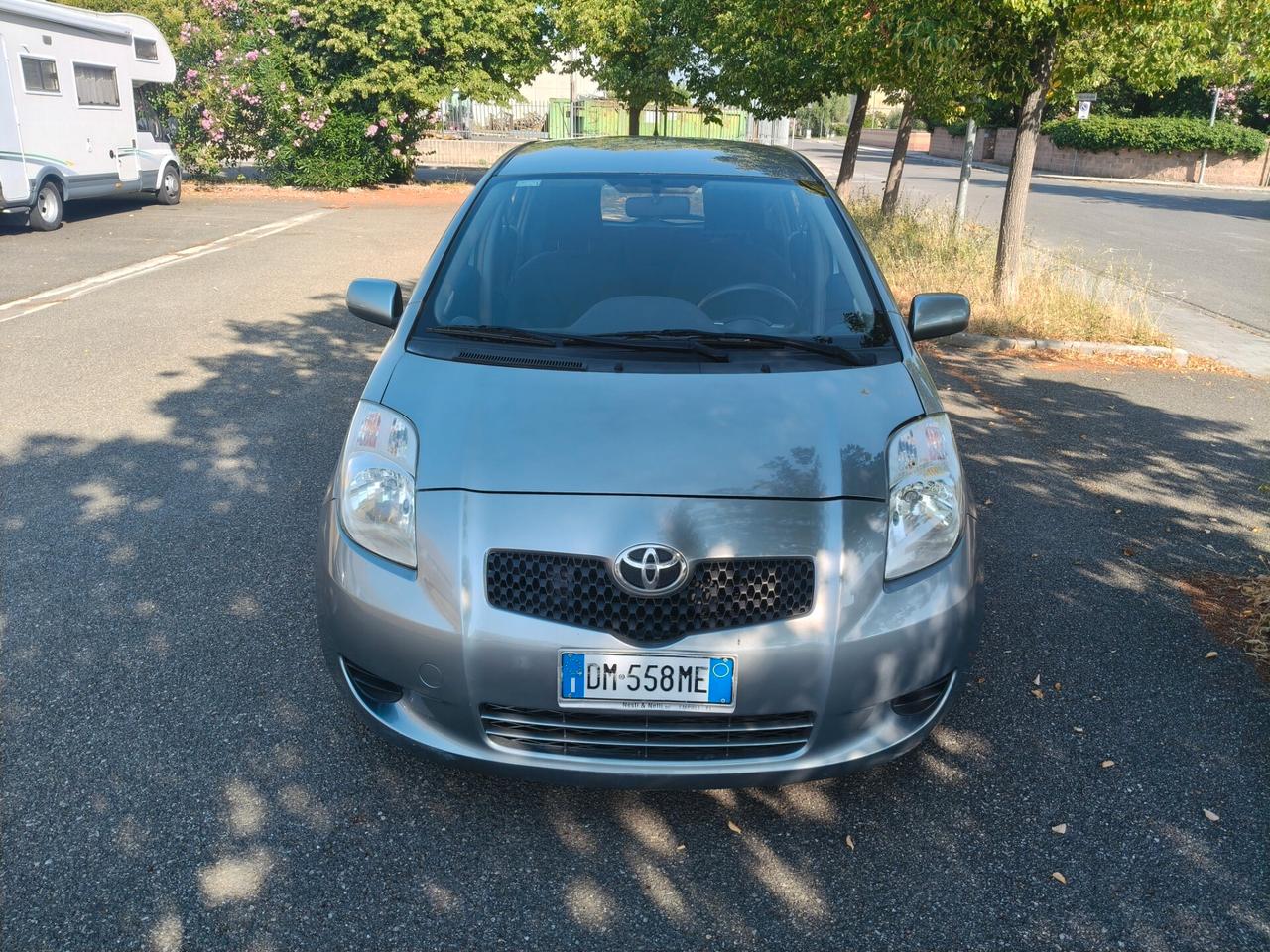 Toyota Yaris 1.0 5 porte SOLAMENTE 119.000 KM
