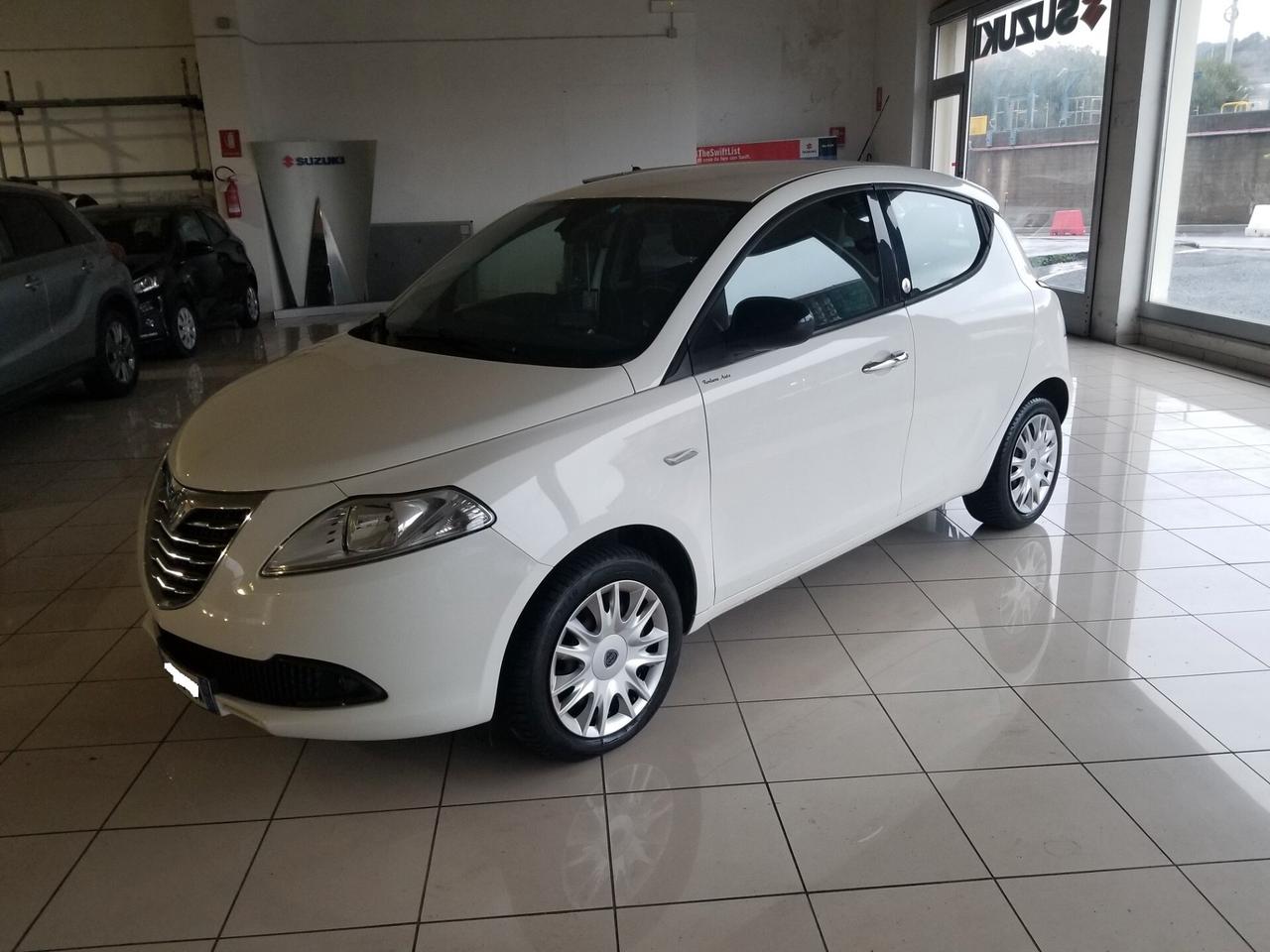 Lancia Ypsilon 1.2 69 CV 5 porte GPL Ecochic Silver
