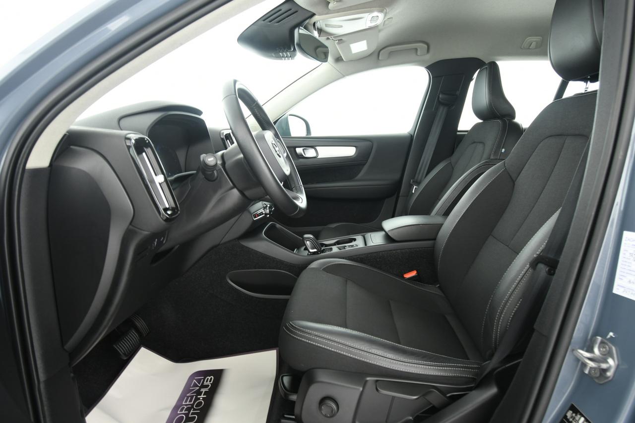 VOLVO XC40 2.0 d4 Momentum awd geartronic PELLE+LED+C19"
