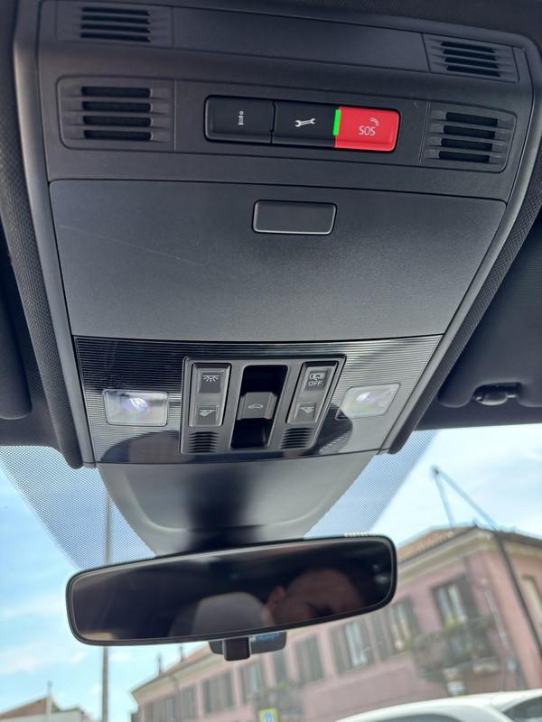Volkswagen Taigo 1.0 tsi R-Line 110cv MATRIX-APP CONNECT-17"