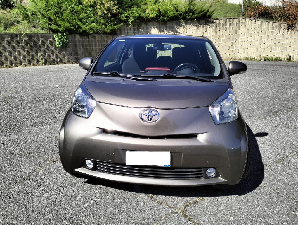 Toyota iQ 1.3 executive cvt E5