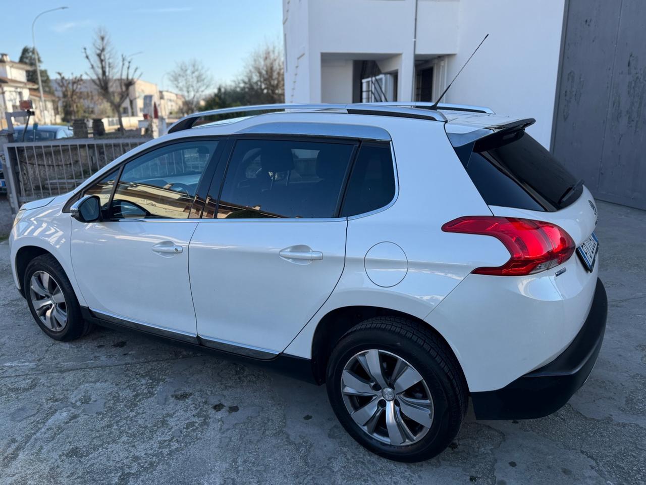 PEUGEOT 2008 1.2 BENZINA POCHI KM EURO6b 2016