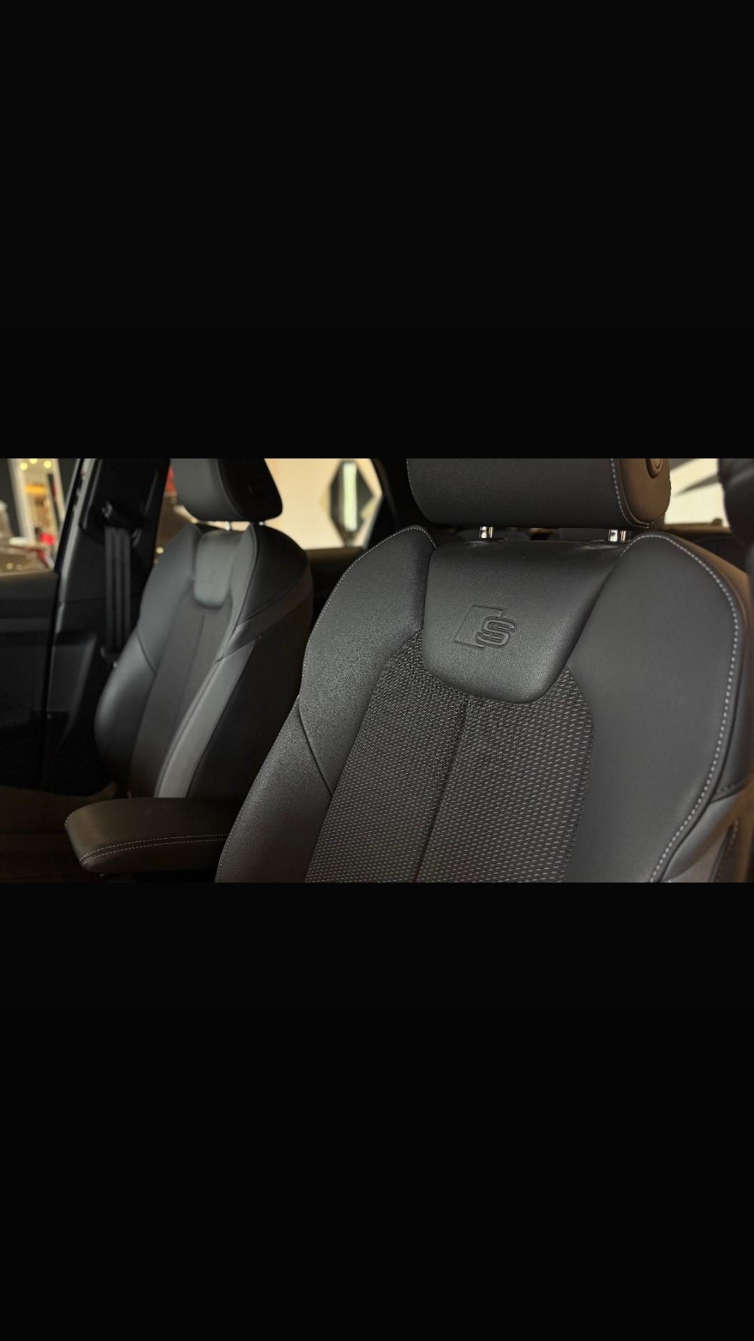 Audi A1 citycarver 30 TFSI Identity Black