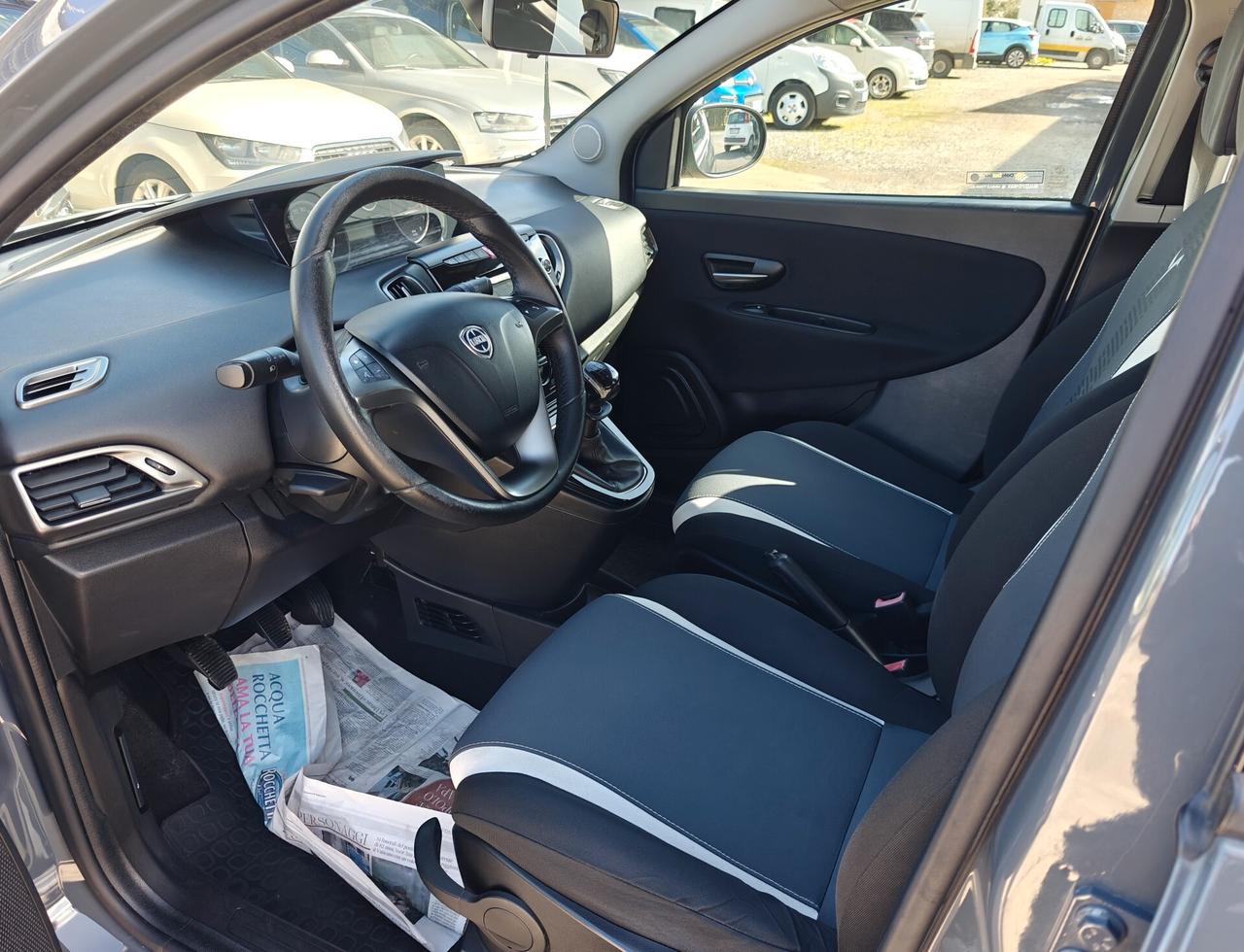 Lancia Ypsilon 0.9 TwinAir 85 CV 5 porte Metano Ecochic Elefantino