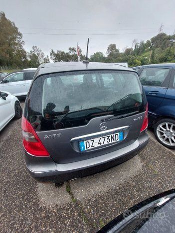 Mercedes-Benz A-Class 2010 photo 3