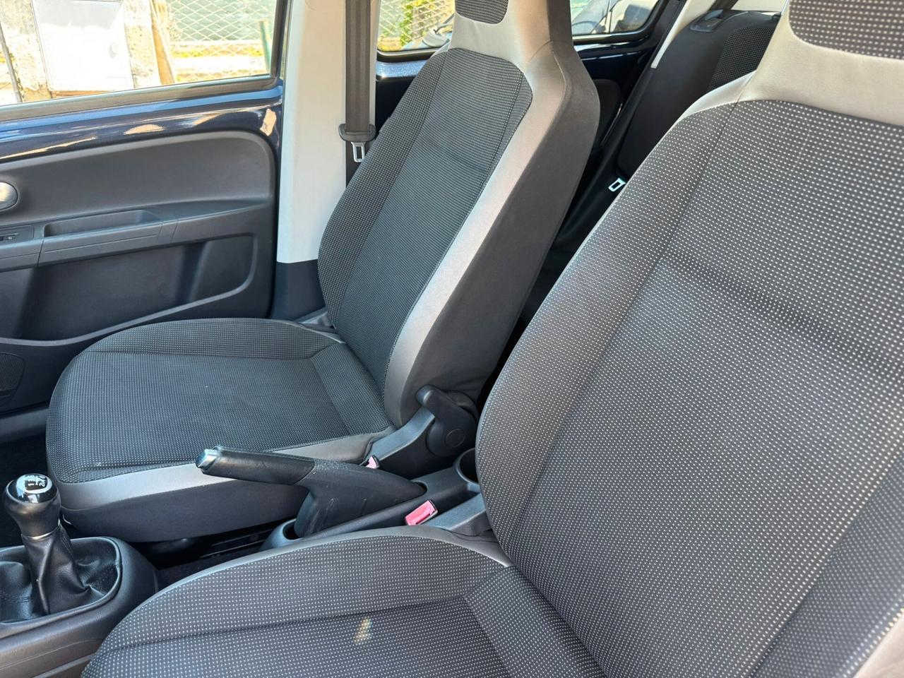 Volkswagen up! 1.0 75 CV 5p. take