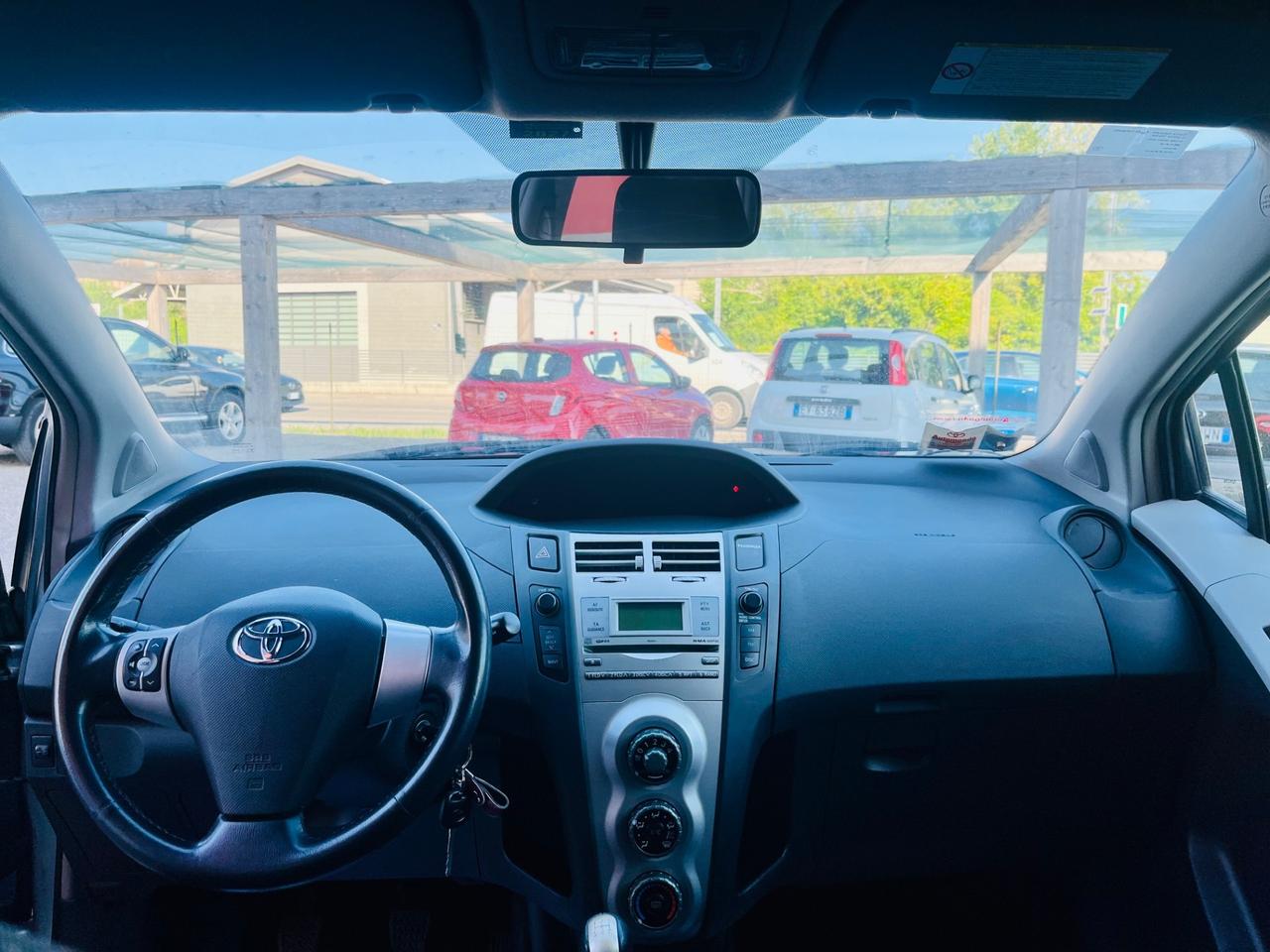 Toyota Yaris 1.0 5 porte