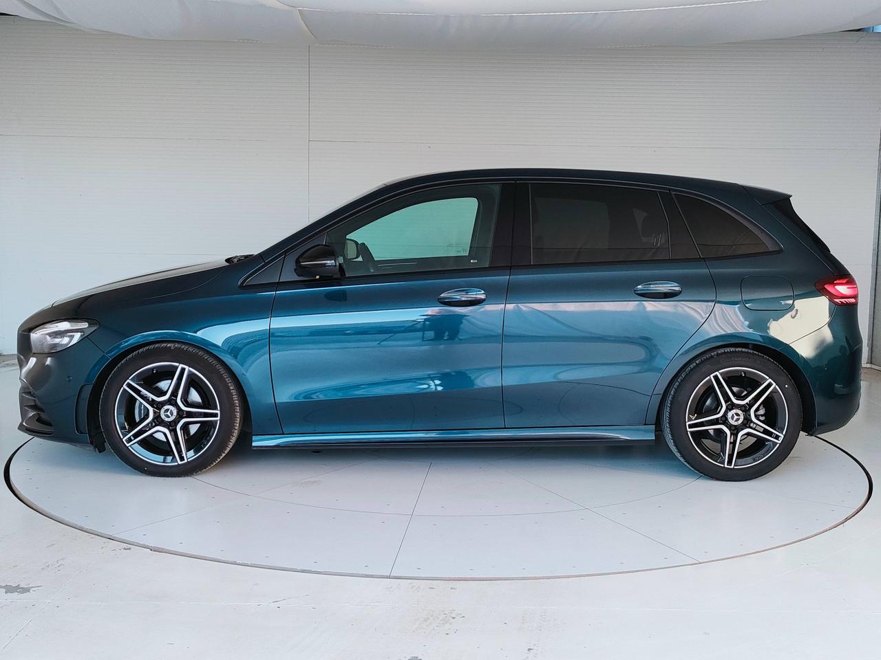 Mercedes-Benz Classe B - W247 2023 - B 180 d AMG Line Advanced Plus auto